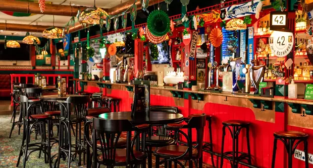 Бар Harat's Pub